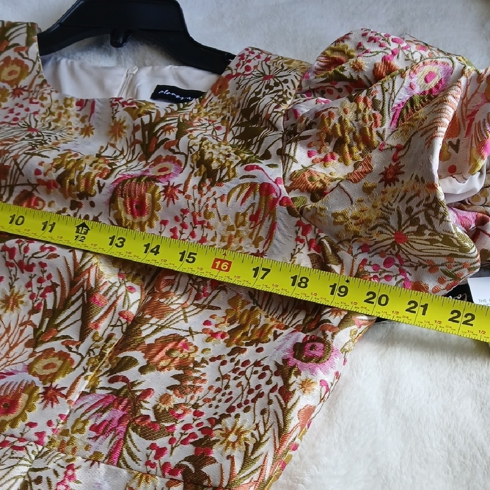 Dress Olive Floral Smocked The Sleves are puffy. - Picture 6 of 15